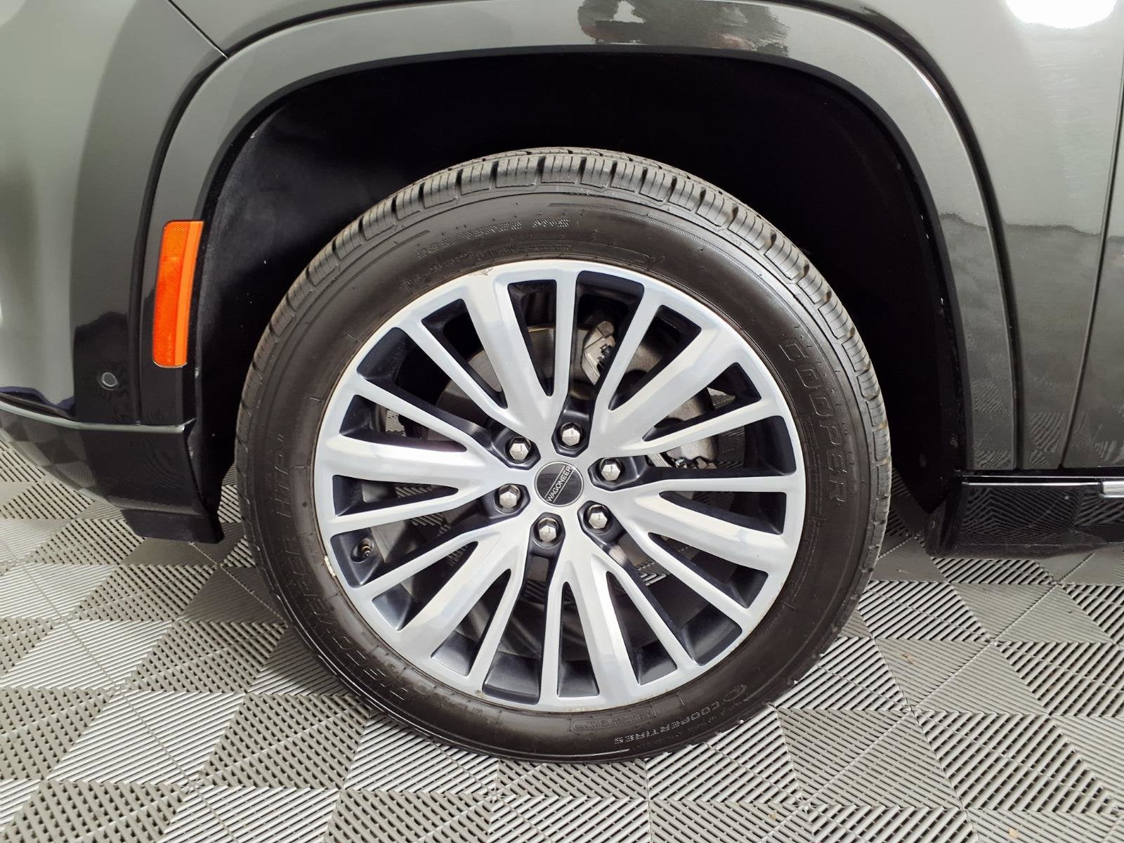 2023 Jeep Grand Wagoneer L Series III