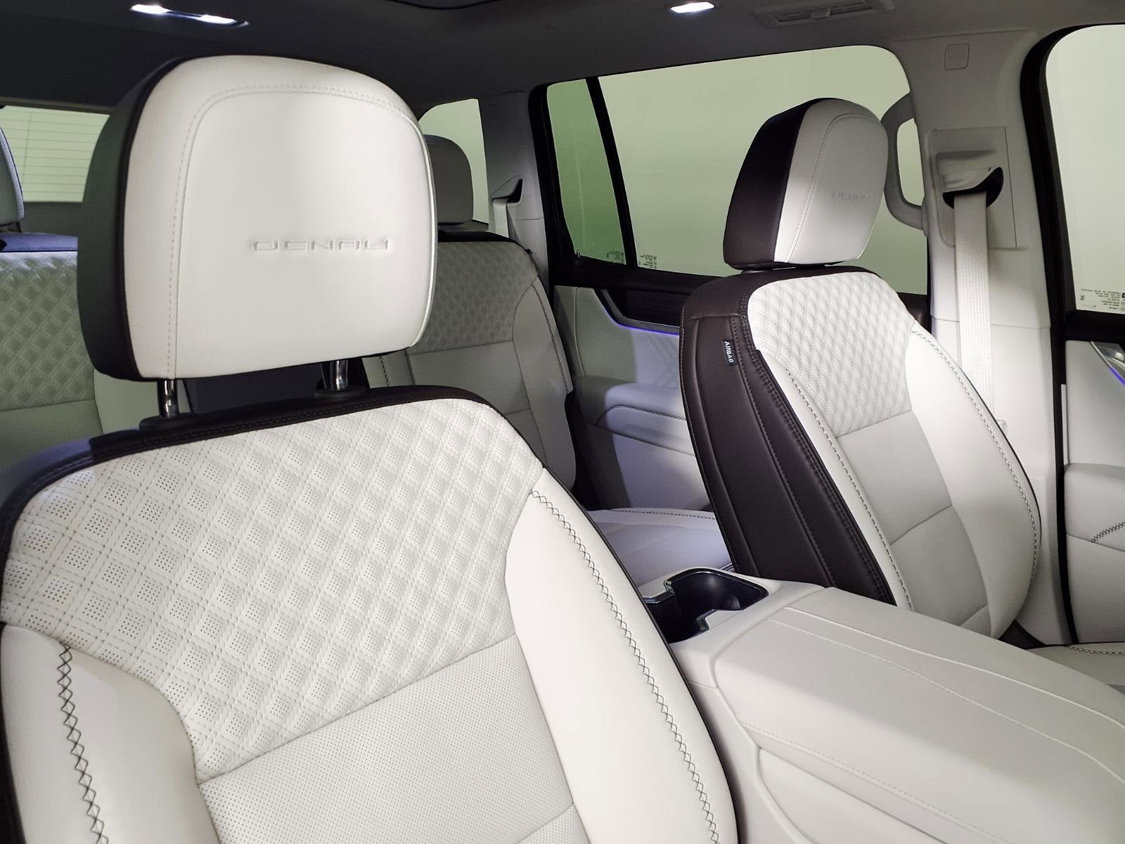 2026 GMC Acadia FWD Denali