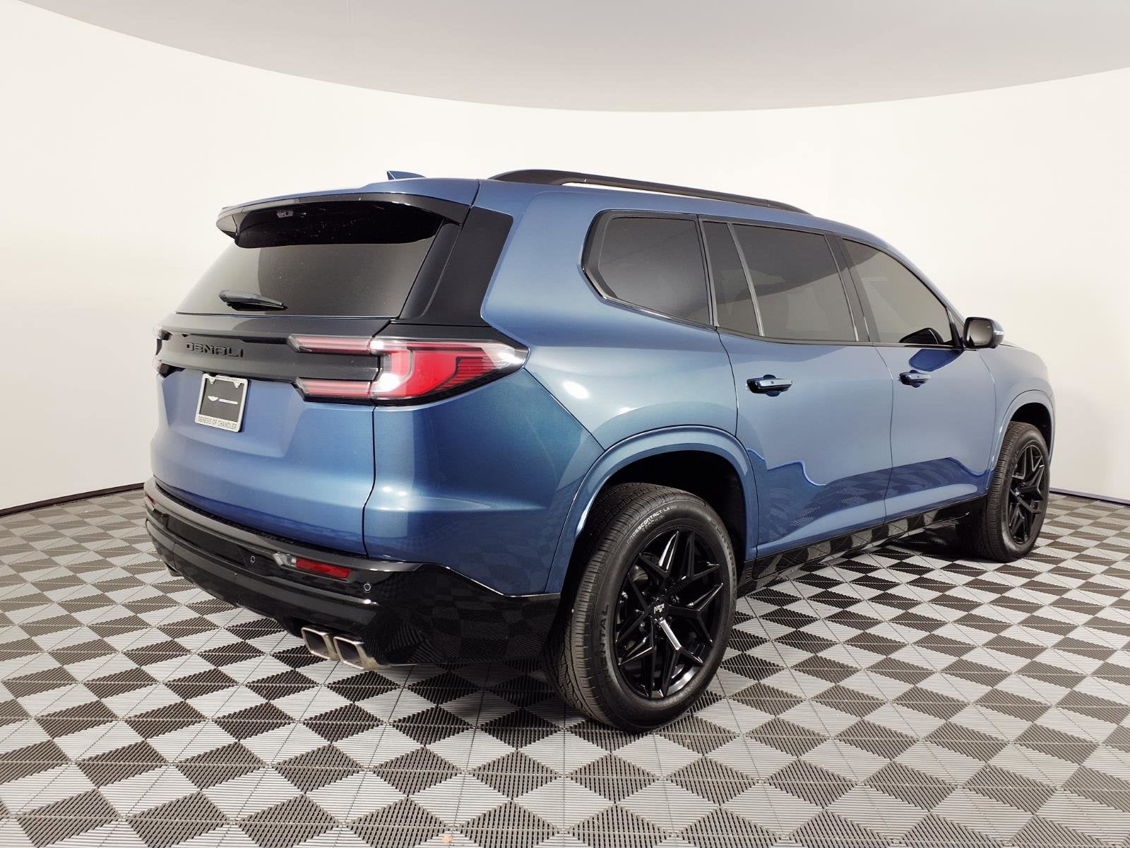 2026 GMC Acadia FWD Denali