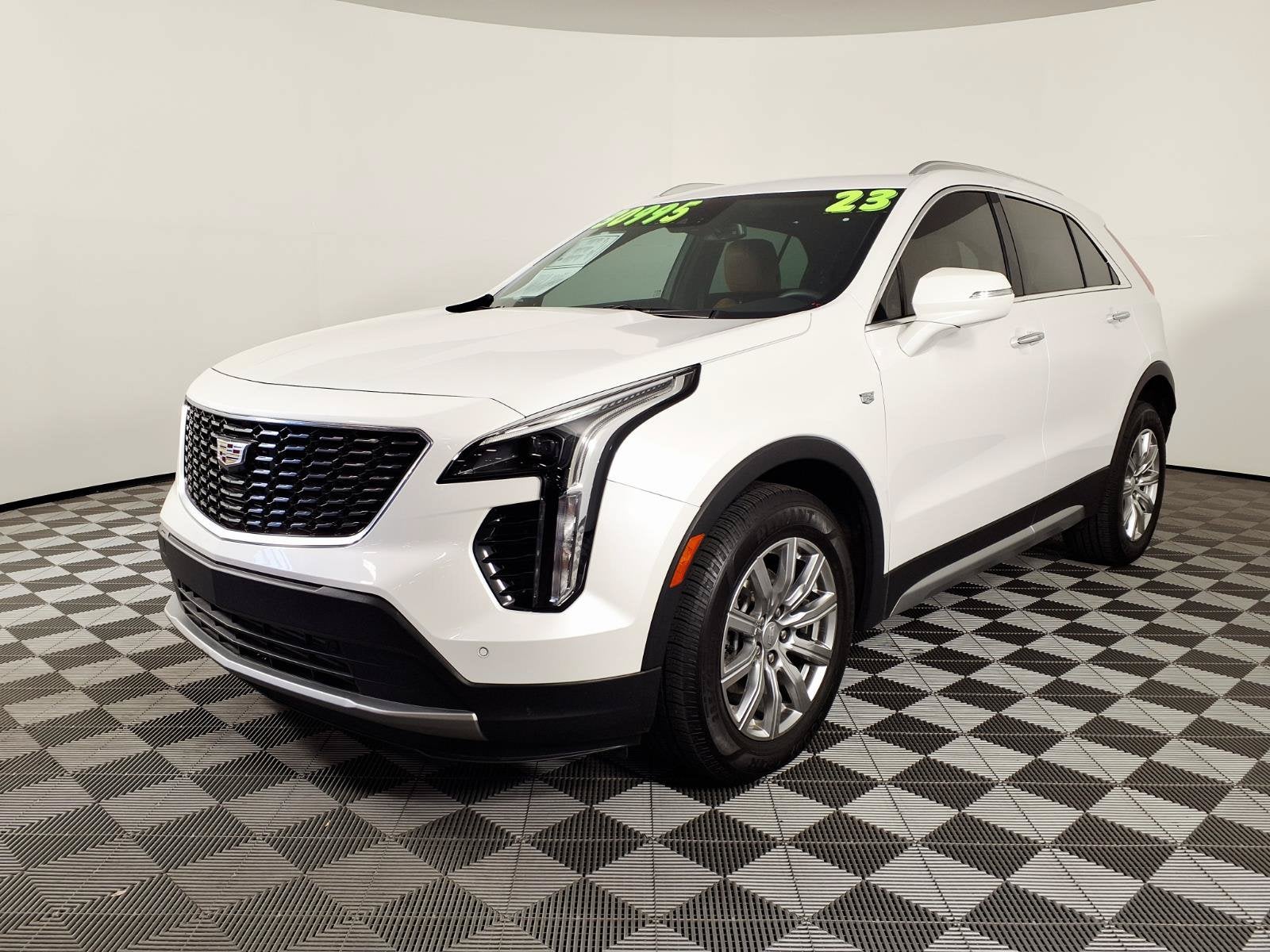 2023 Cadillac XT4 FWD Premium Luxury