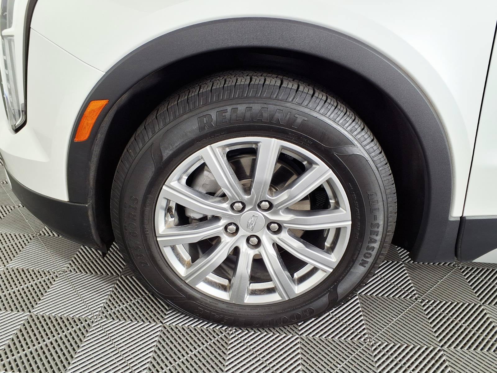 2023 Cadillac XT4 FWD Premium Luxury