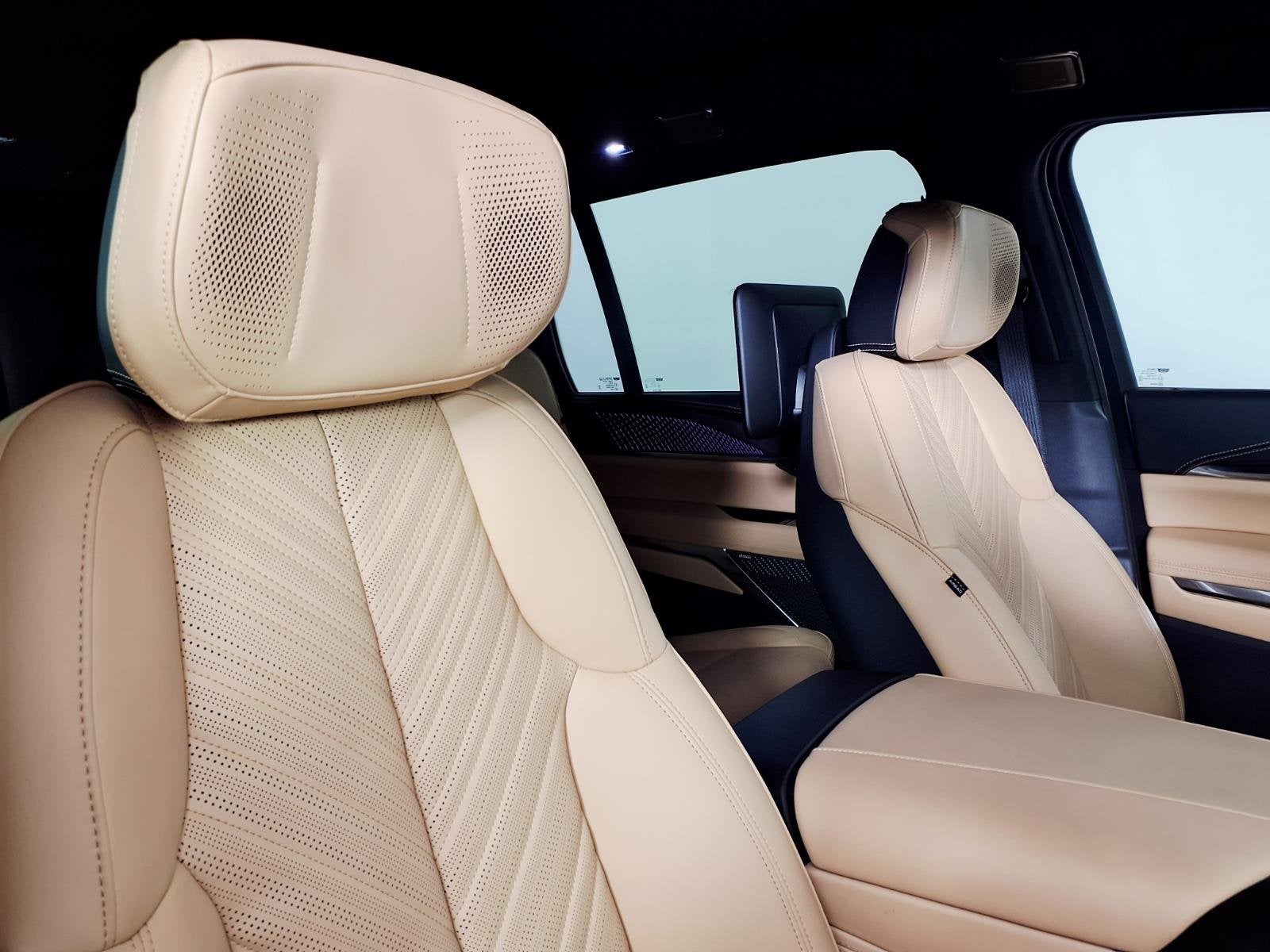 2025 Cadillac ESCALADE IQ Sport 2