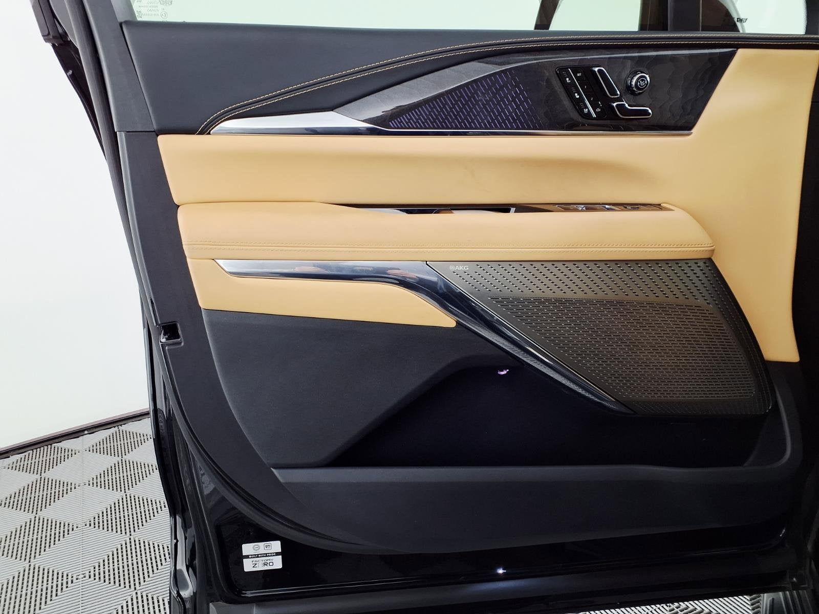 2025 Cadillac ESCALADE IQ Sport 2