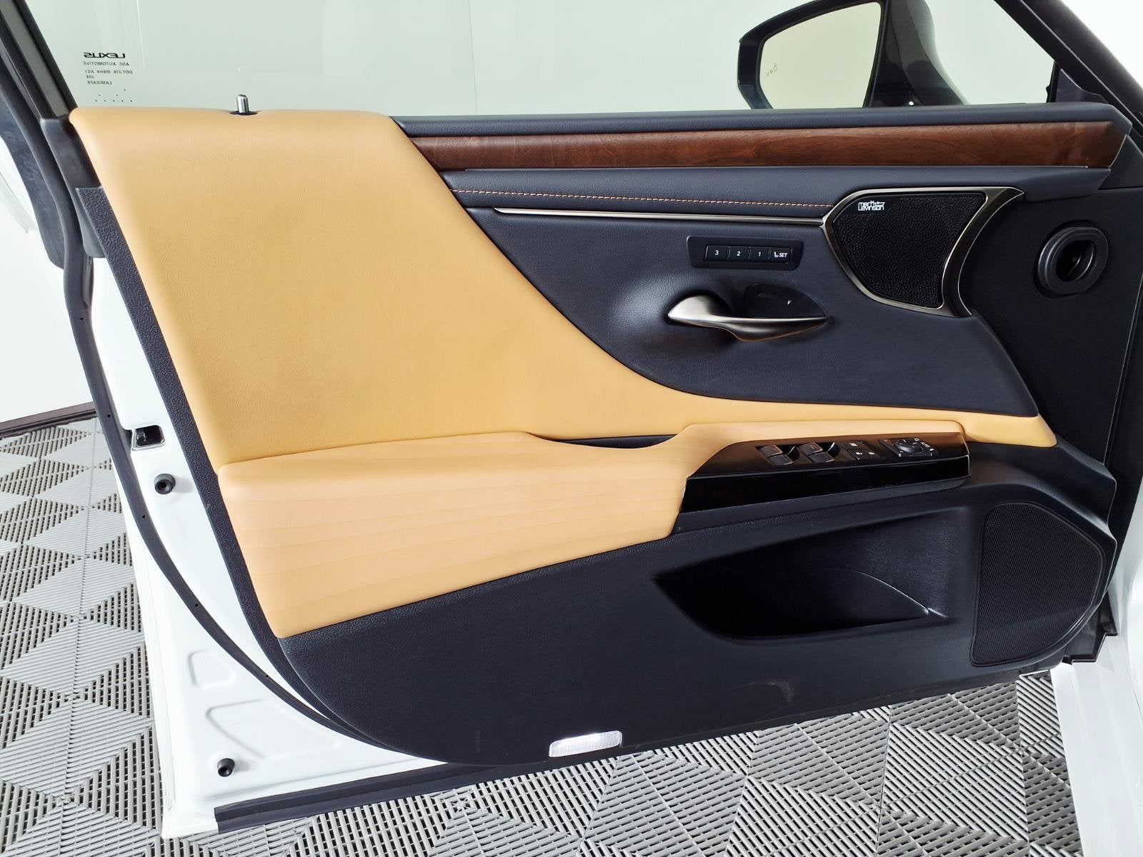 2022 Lexus ES ES 300h Luxury