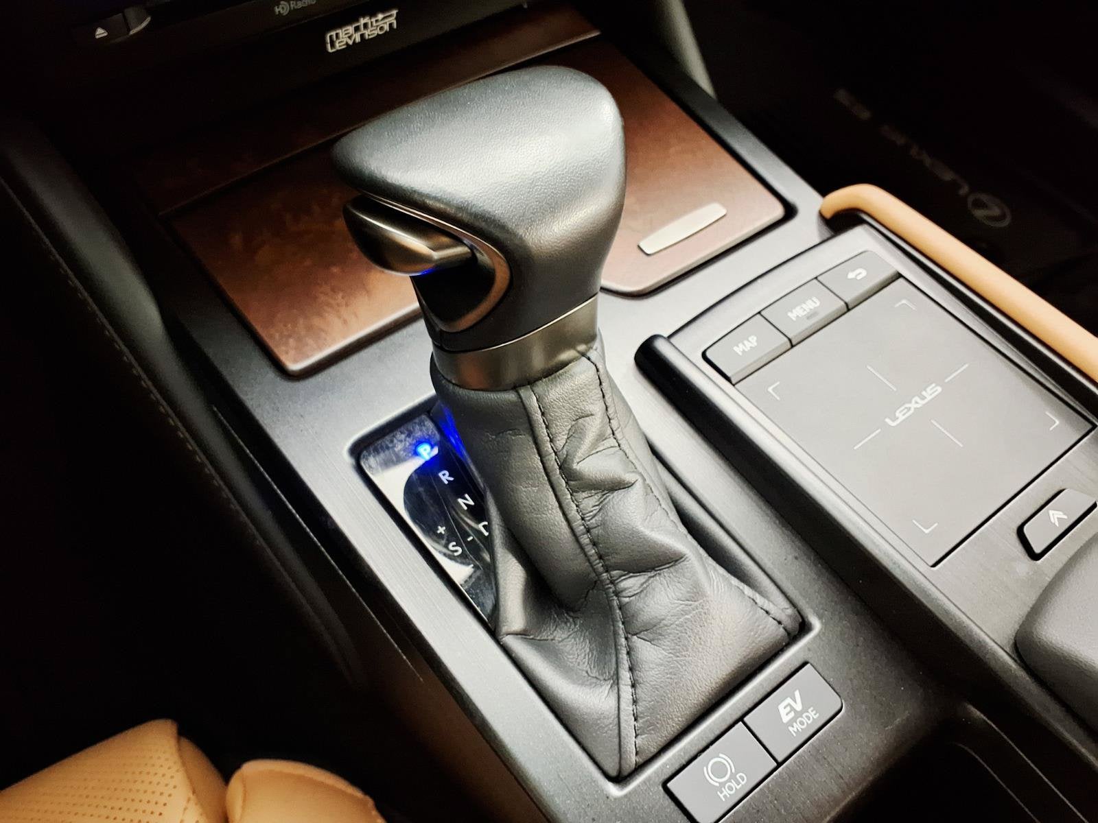 2022 Lexus ES ES 300h Luxury