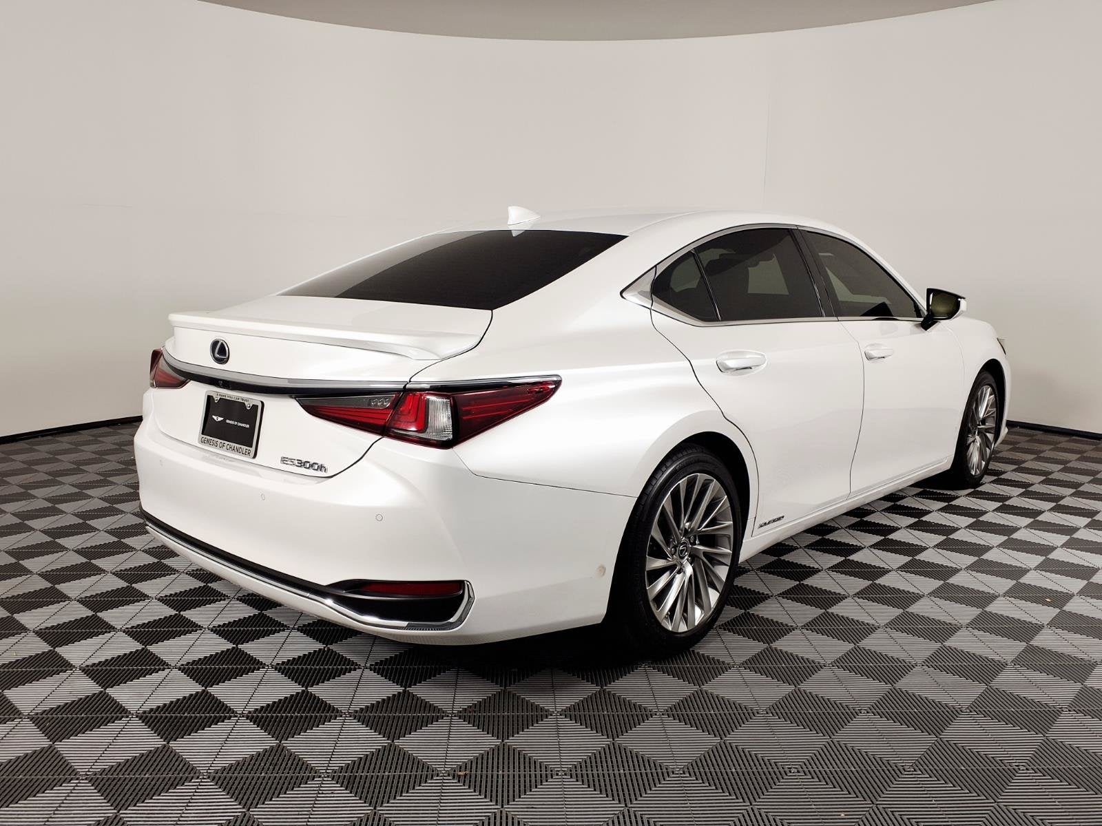 2022 Lexus ES ES 300h Luxury