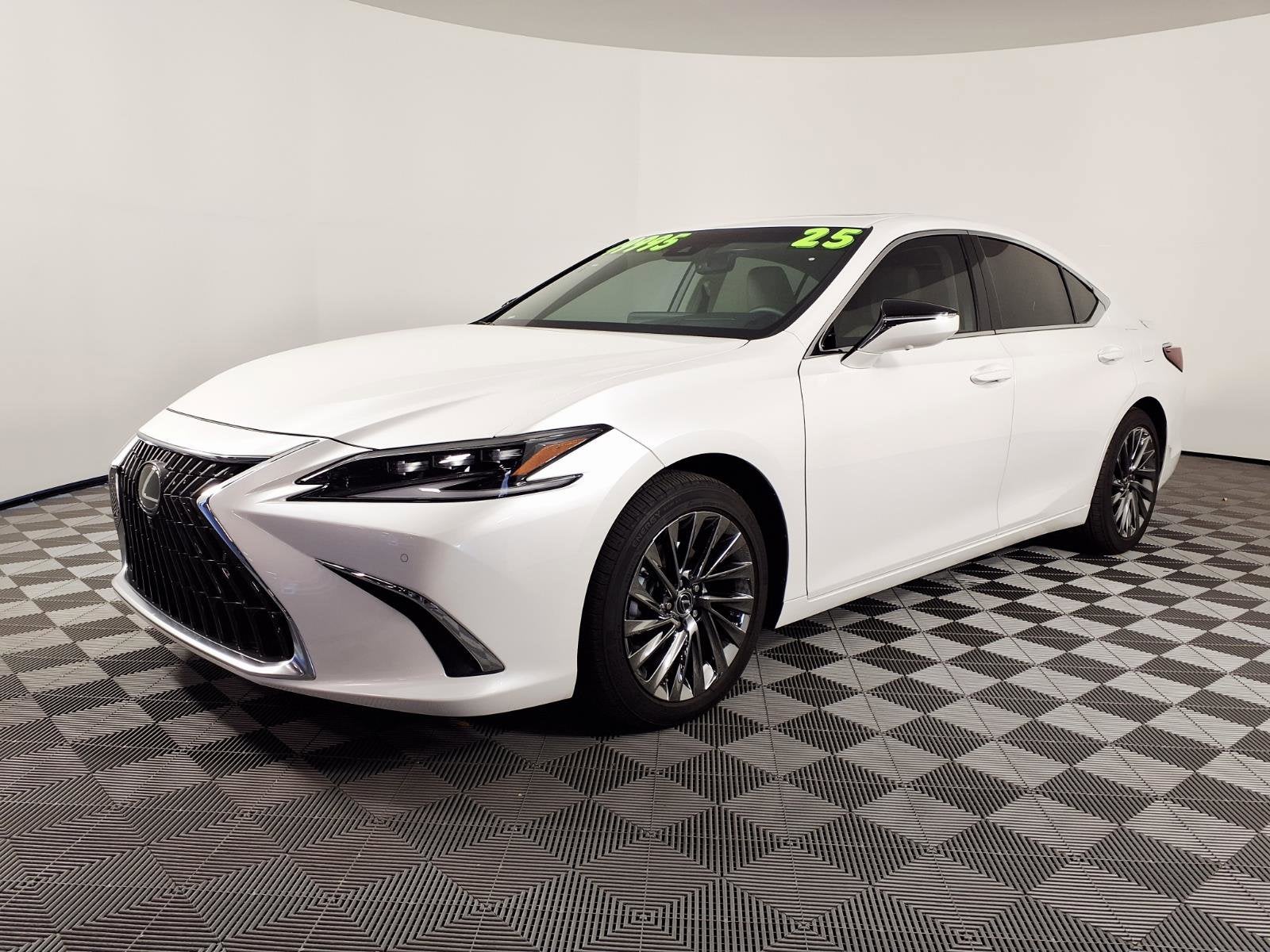 2025 Lexus ES ES 300h Luxury