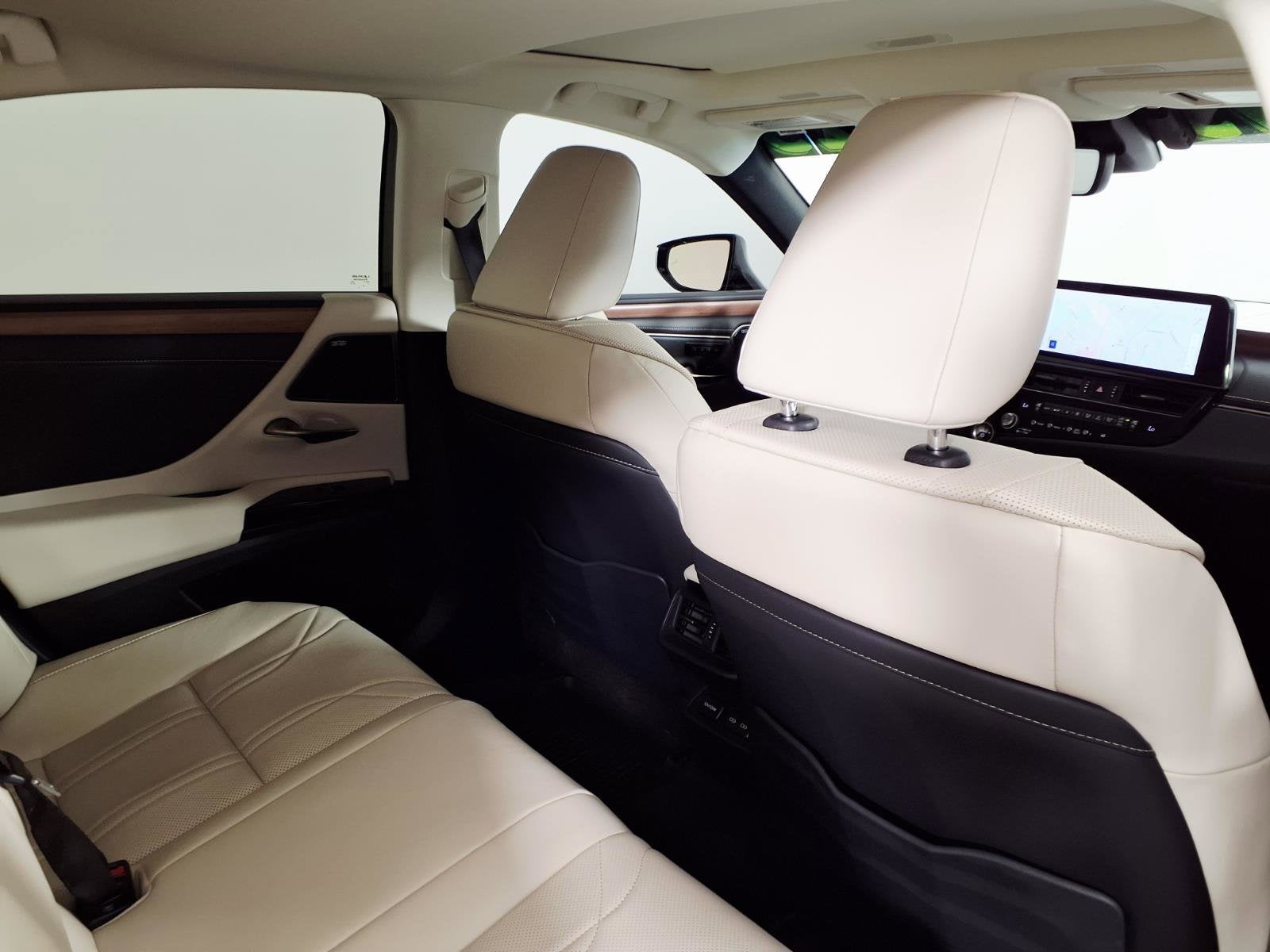 2025 Lexus ES ES 300h Luxury