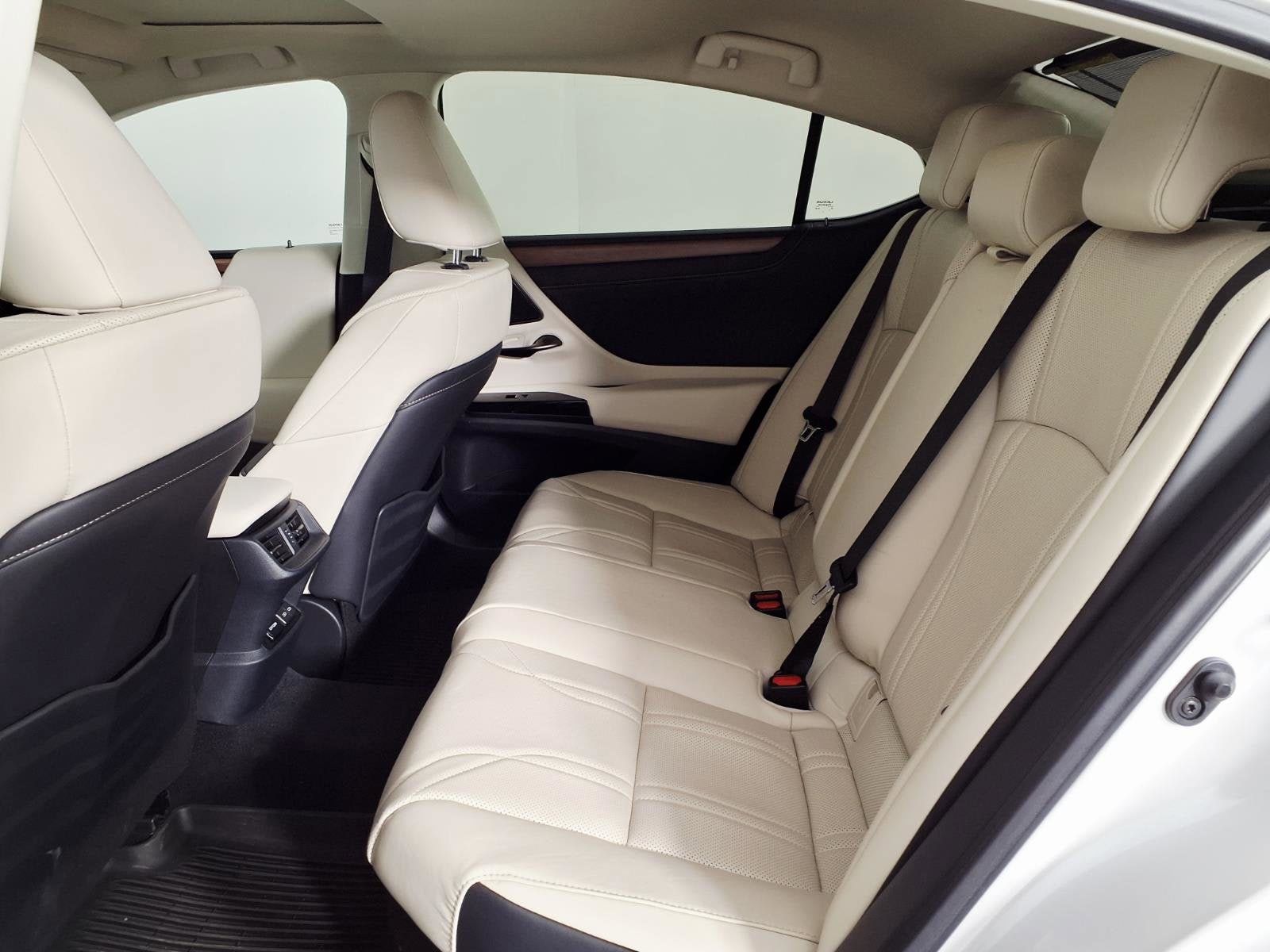 2025 Lexus ES ES 300h Luxury