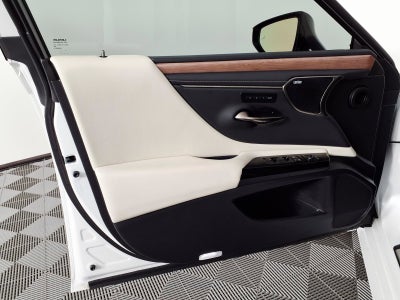 2025 Lexus ES ES 300h Luxury