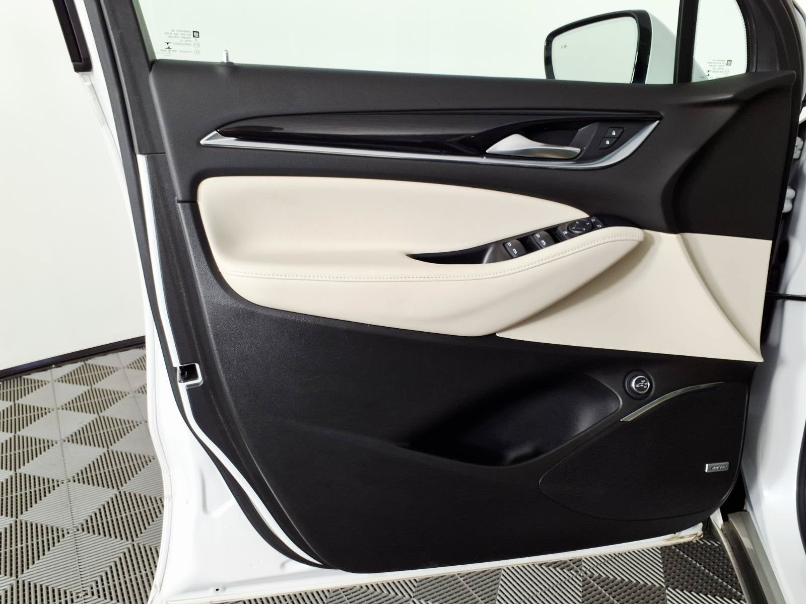 2022 Buick Enclave Essence