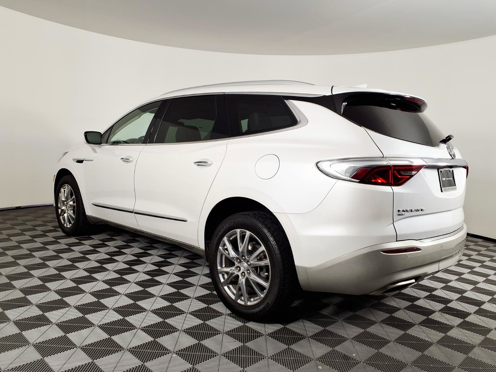 2022 Buick Enclave Essence