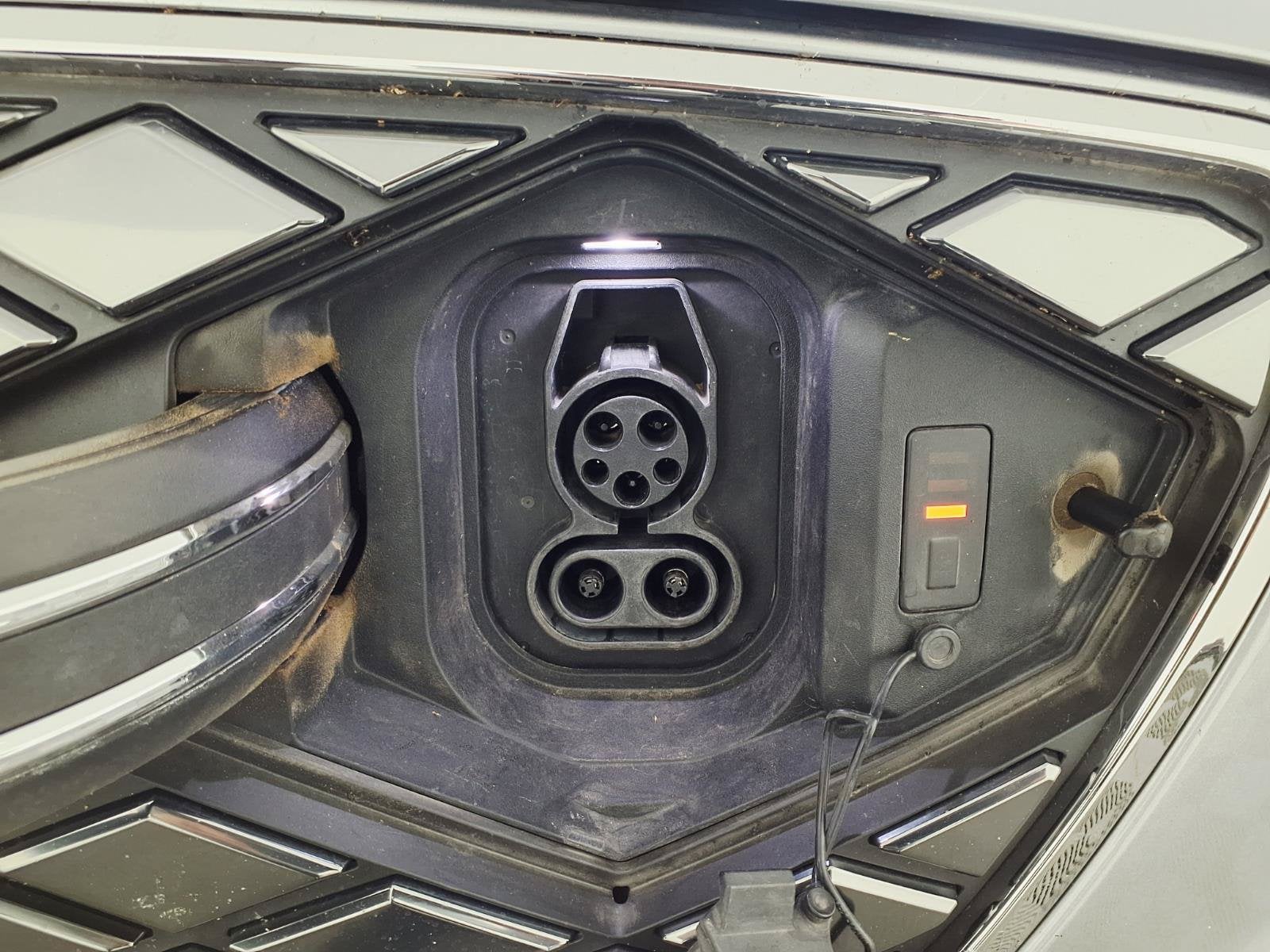 2023 Genesis Electrified GV70 Advanced