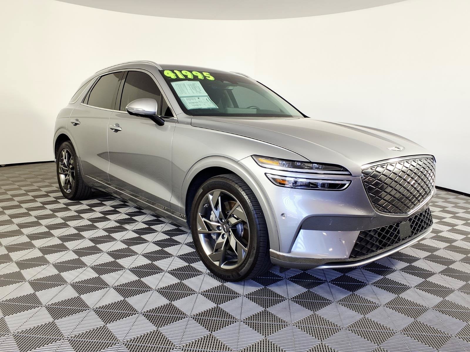 2023 Genesis Electrified GV70 Advanced