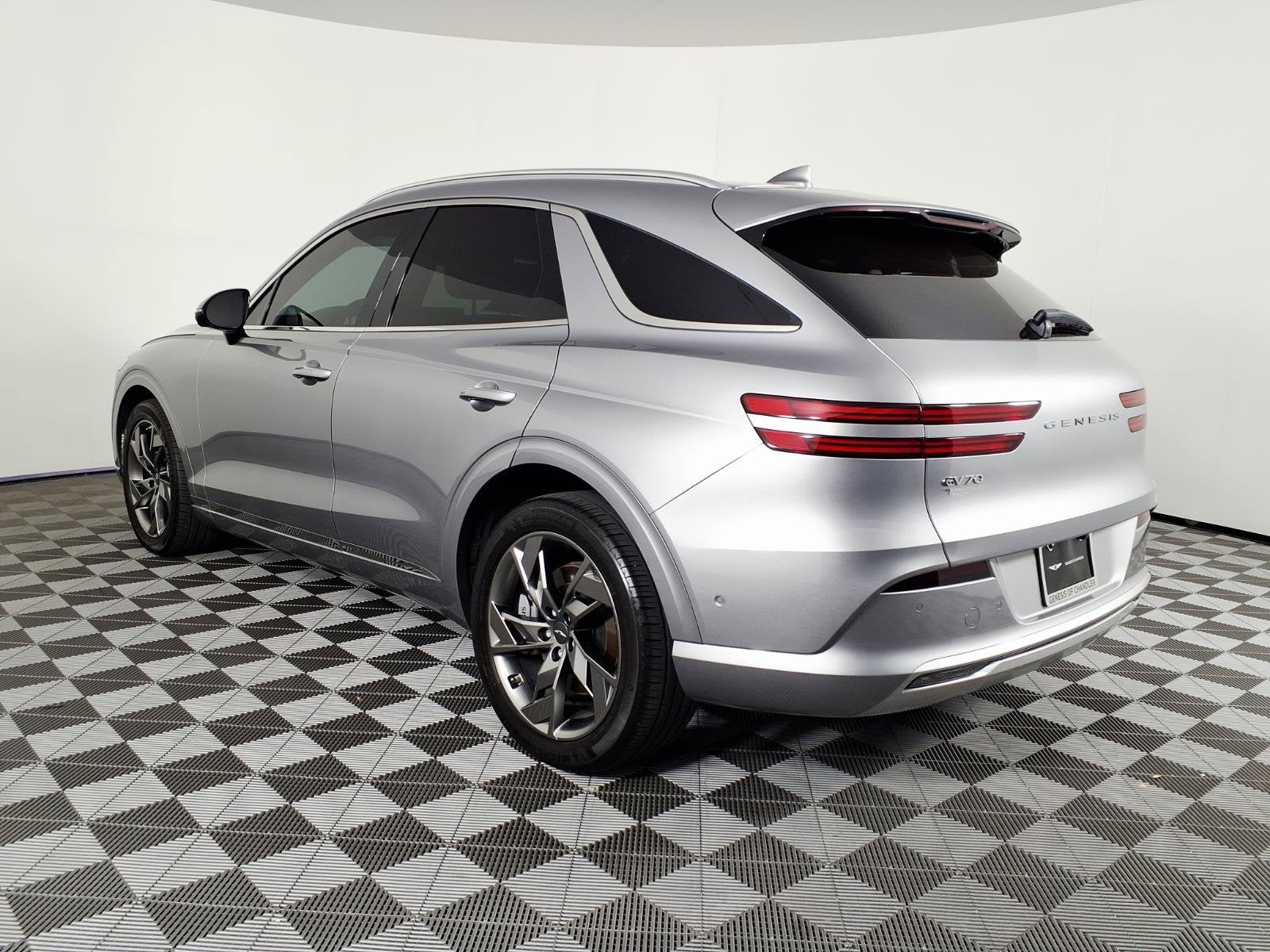 2023 Genesis Electrified GV70 Advanced
