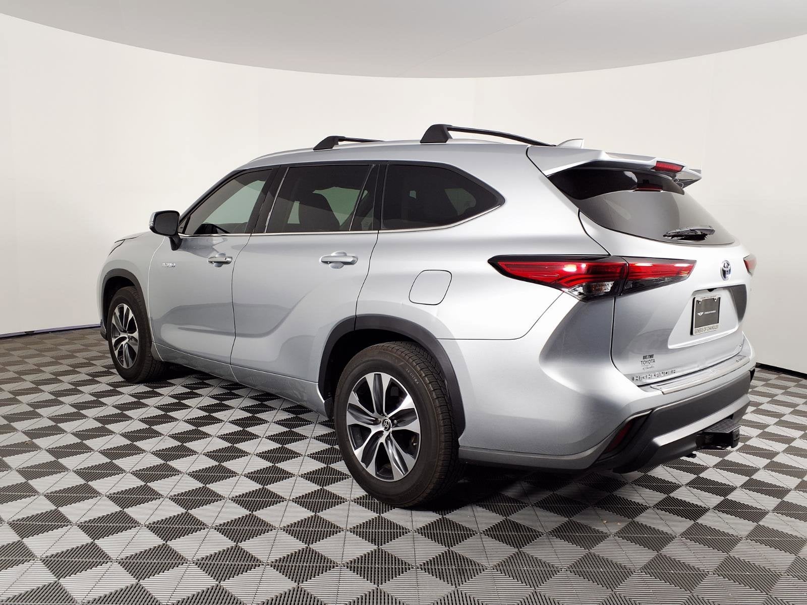 2021 Toyota Highlander Hybrid XLE