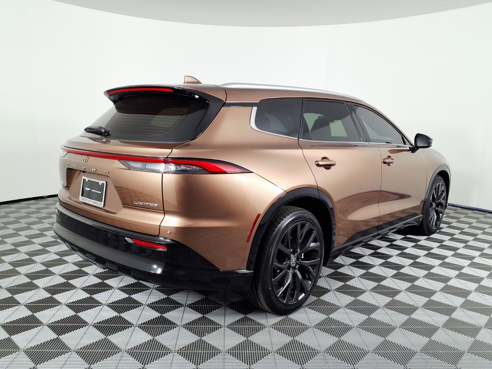 2025 Toyota Crown Signia Limited
