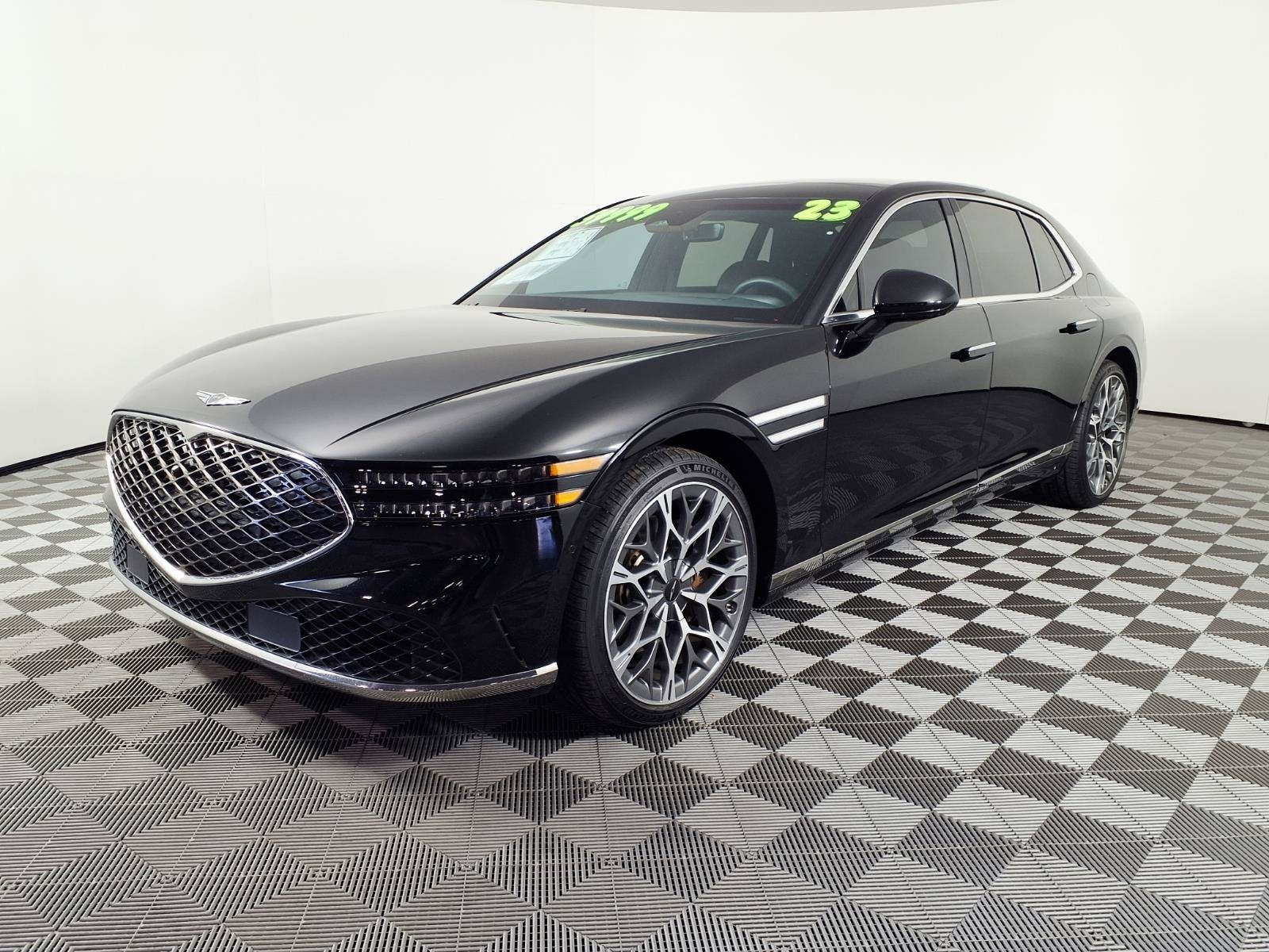 2023 Genesis G90 e-SC