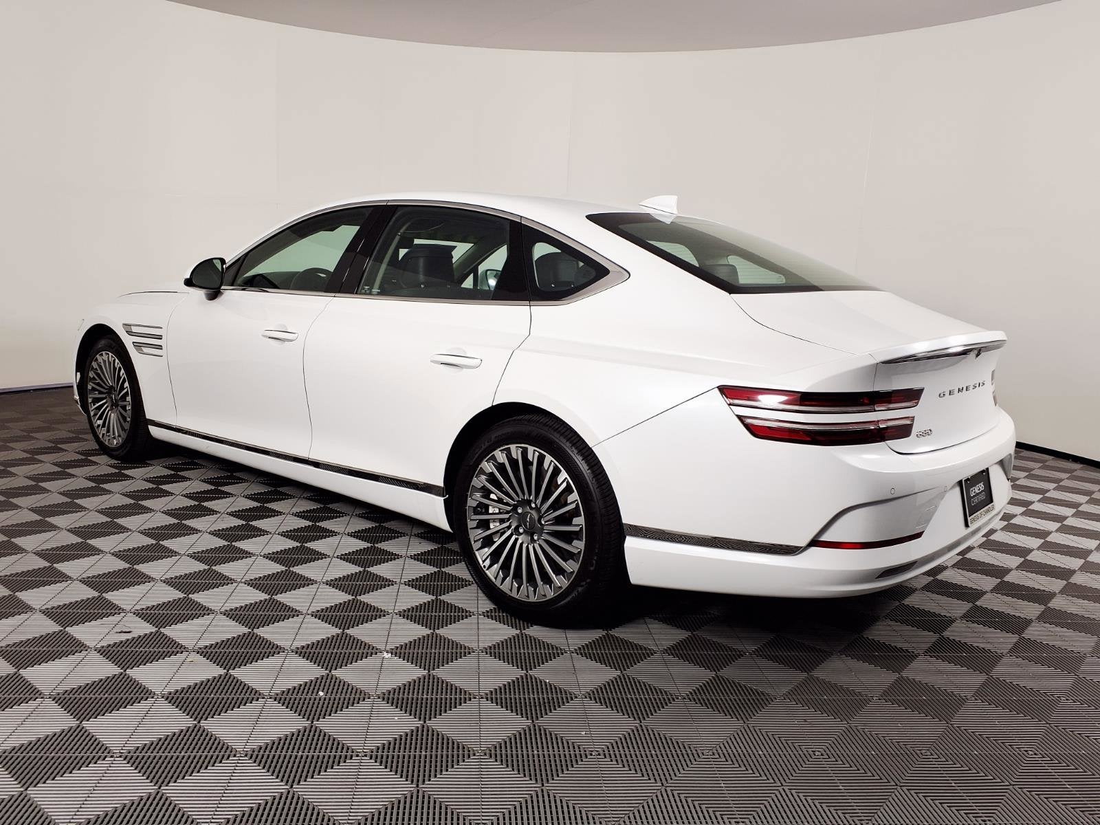 2024 Genesis Electrified G80 Advanced