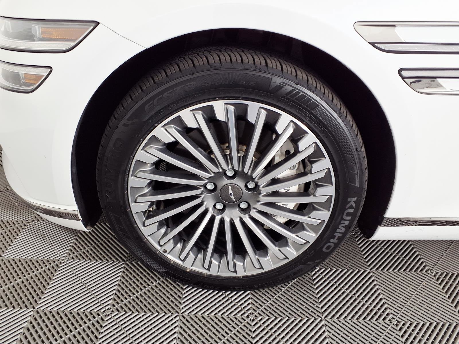 2024 Genesis Electrified G80 Advanced