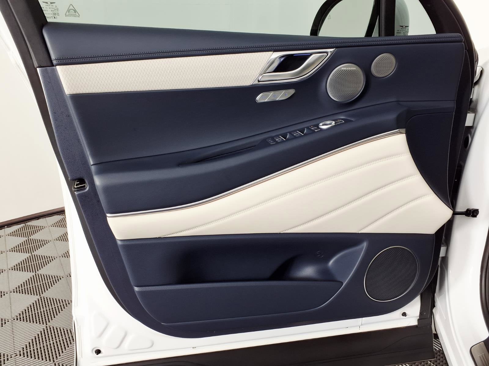 2025 Genesis GV80 Prestige