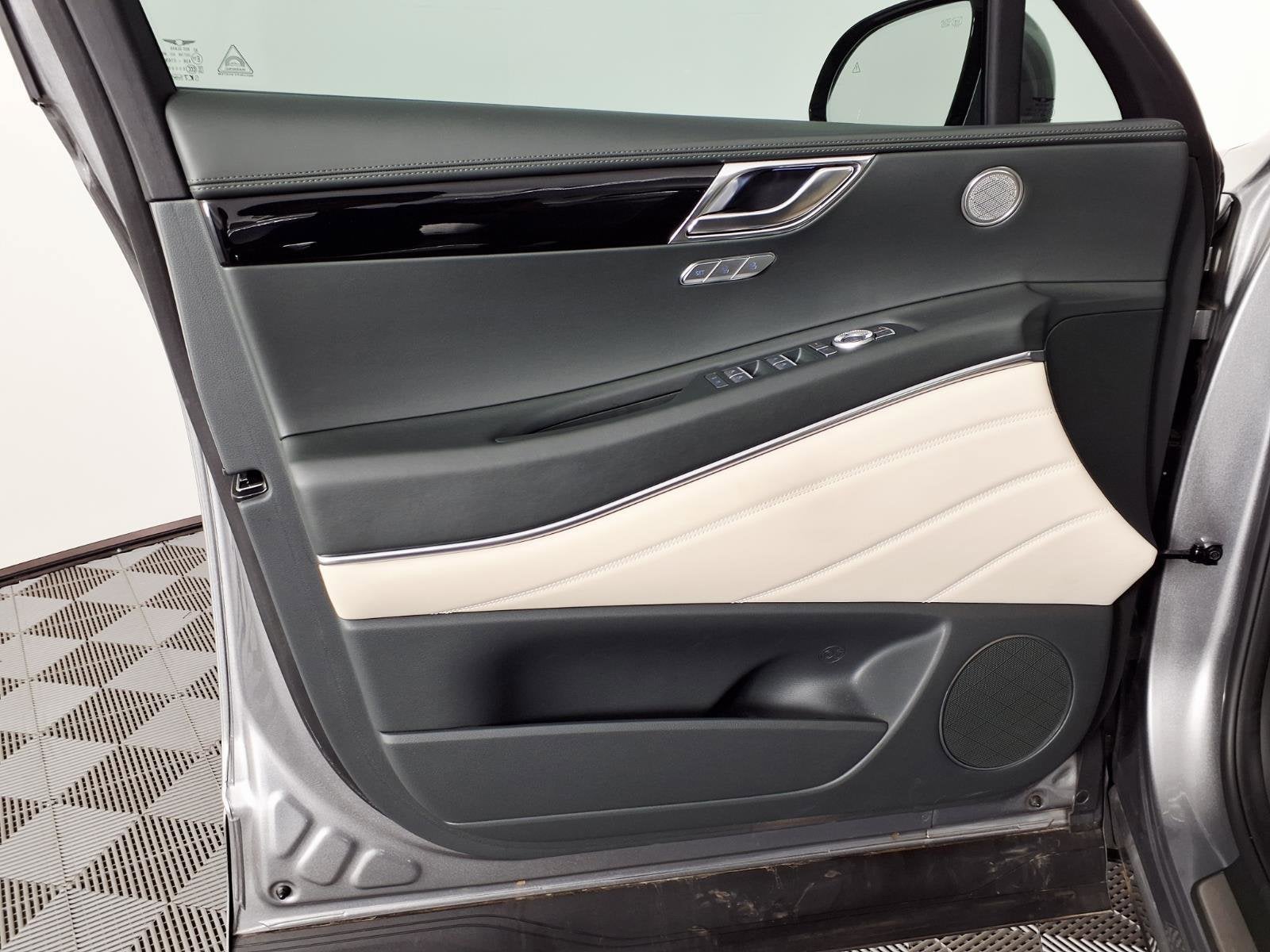 2025 Genesis GV80 Standard