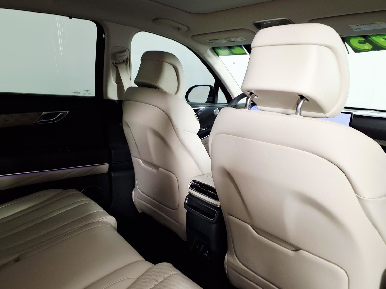 2025 Genesis GV80 Select