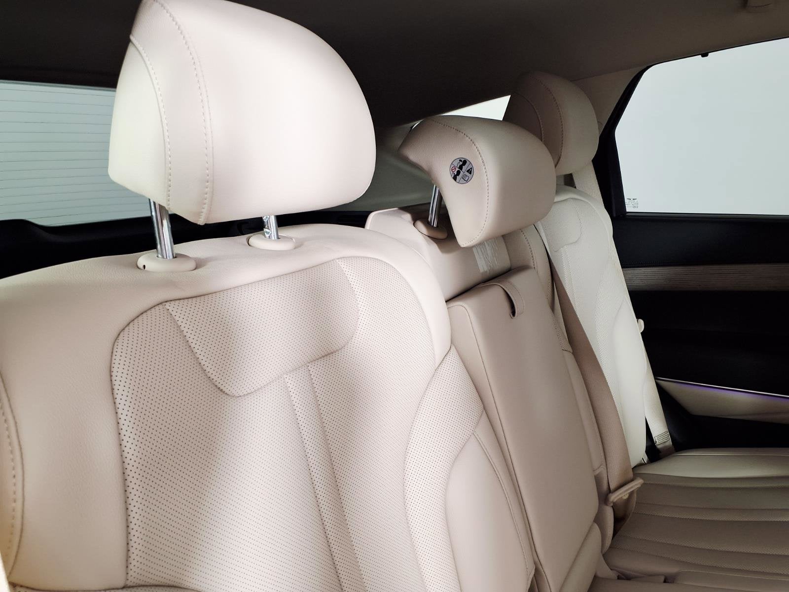 2025 Genesis GV80 Select