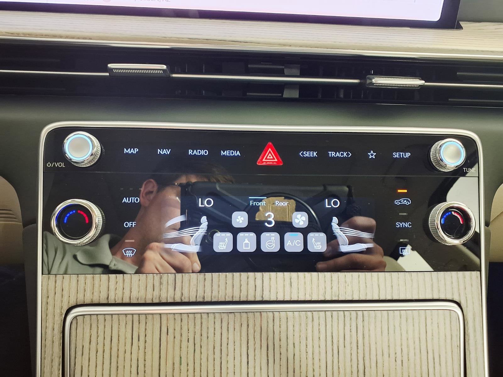 2025 Genesis GV80 Select