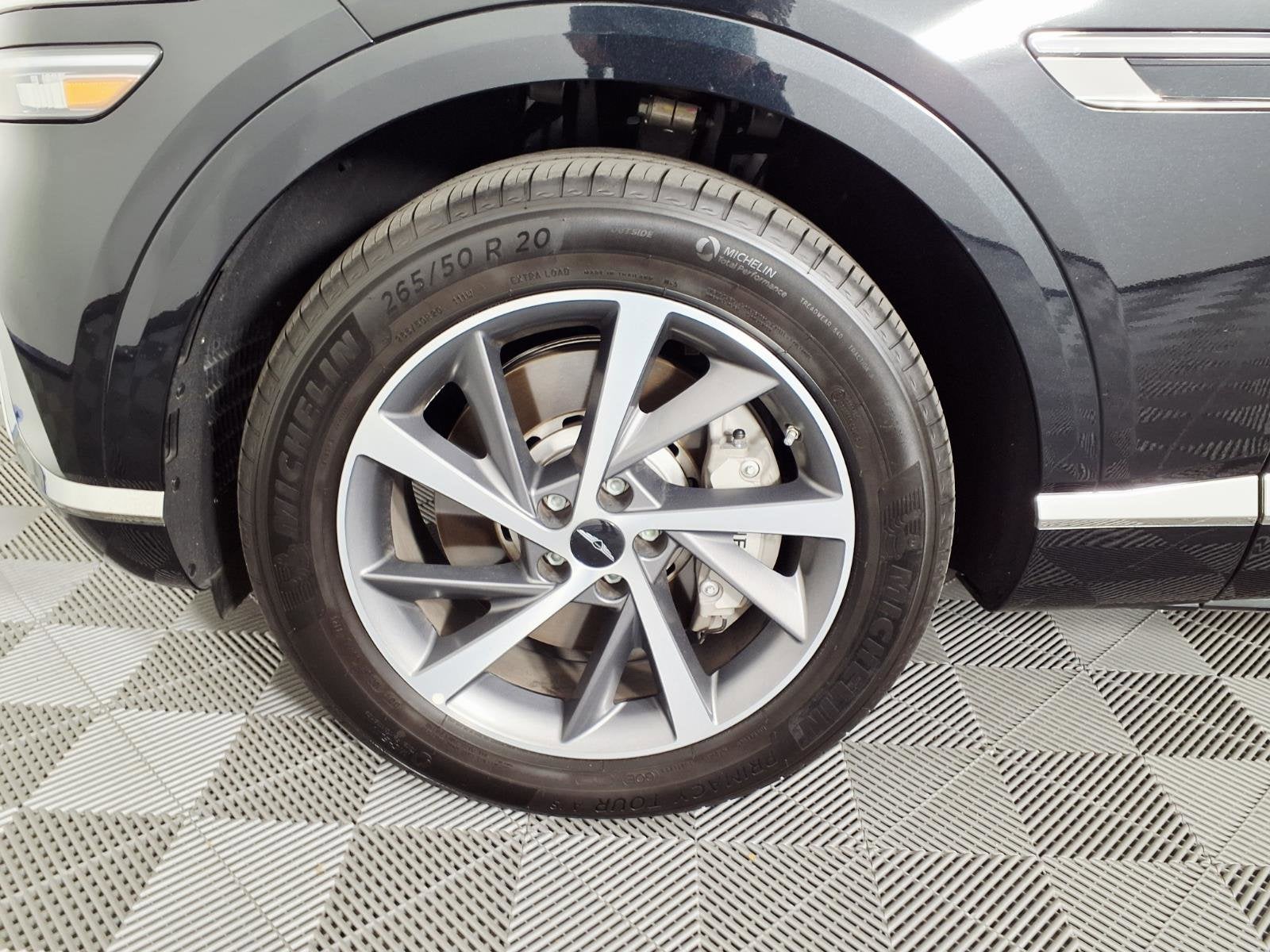 2025 Genesis GV80 Select