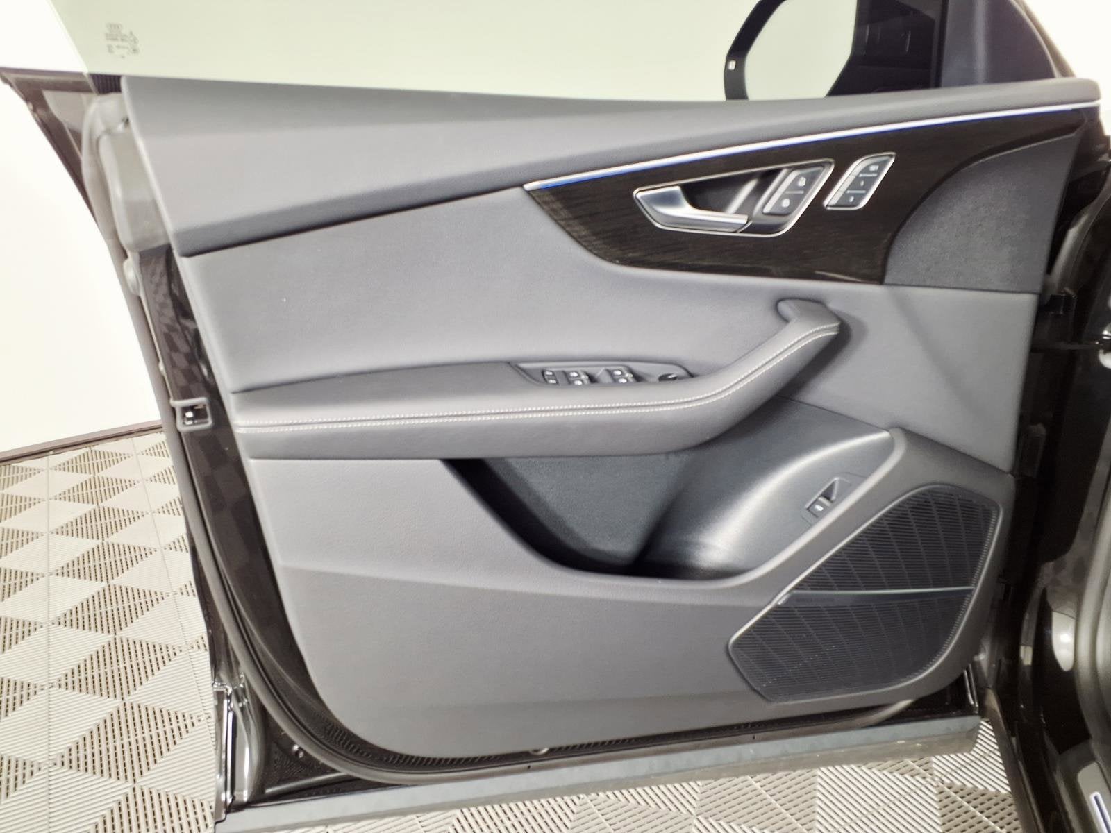 2023 Audi Q8 Prestige