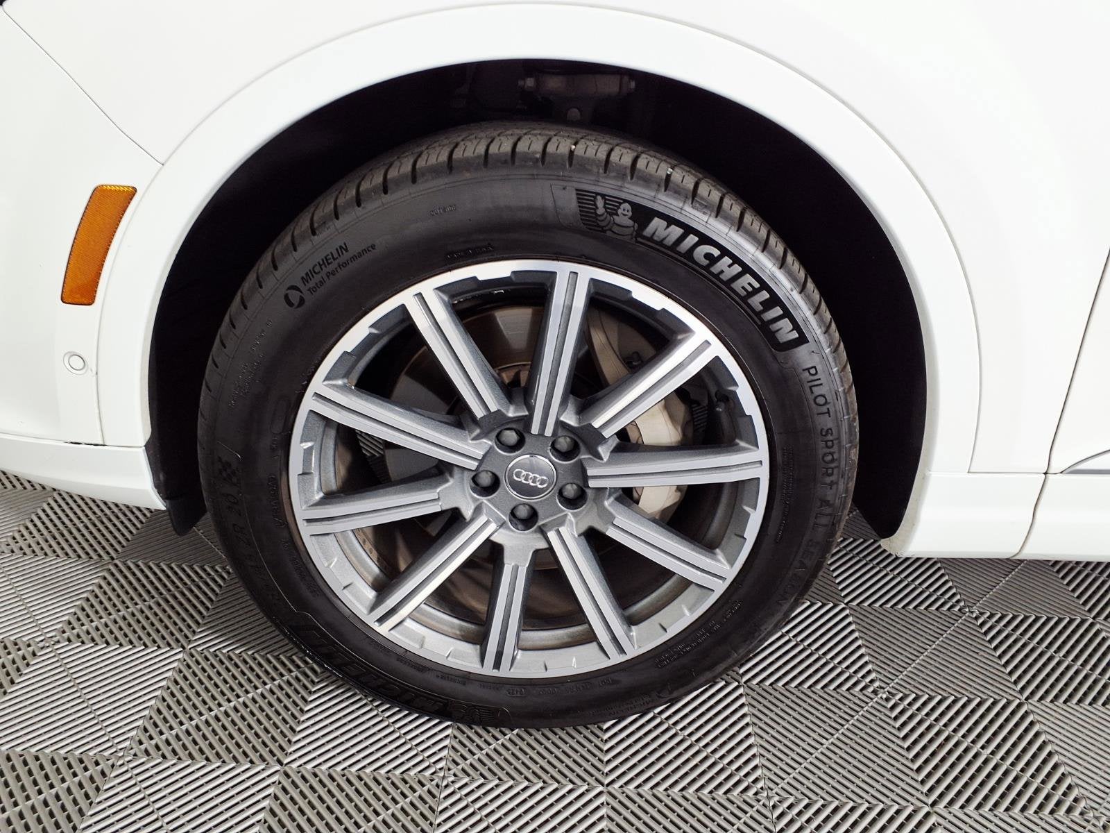 2019 Audi Q7 Prestige
