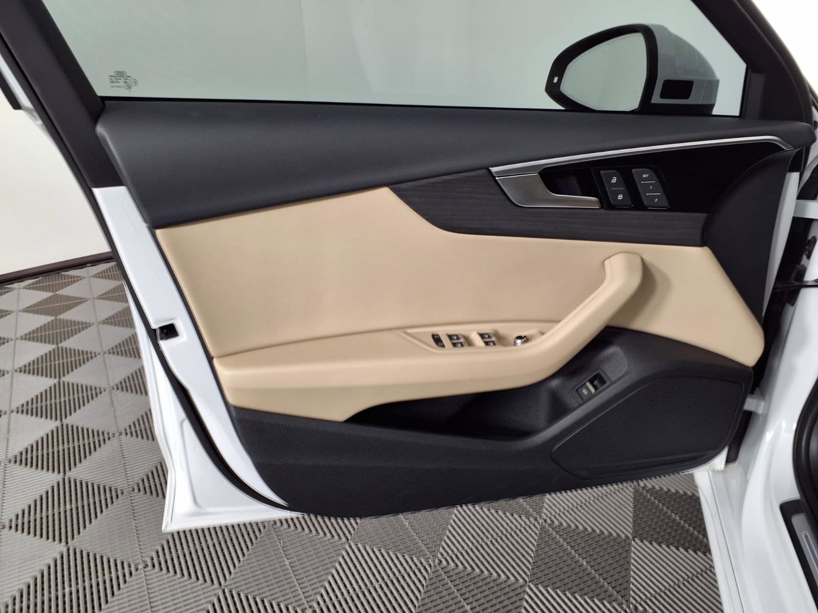 2023 Audi A4 Sedan S line Premium