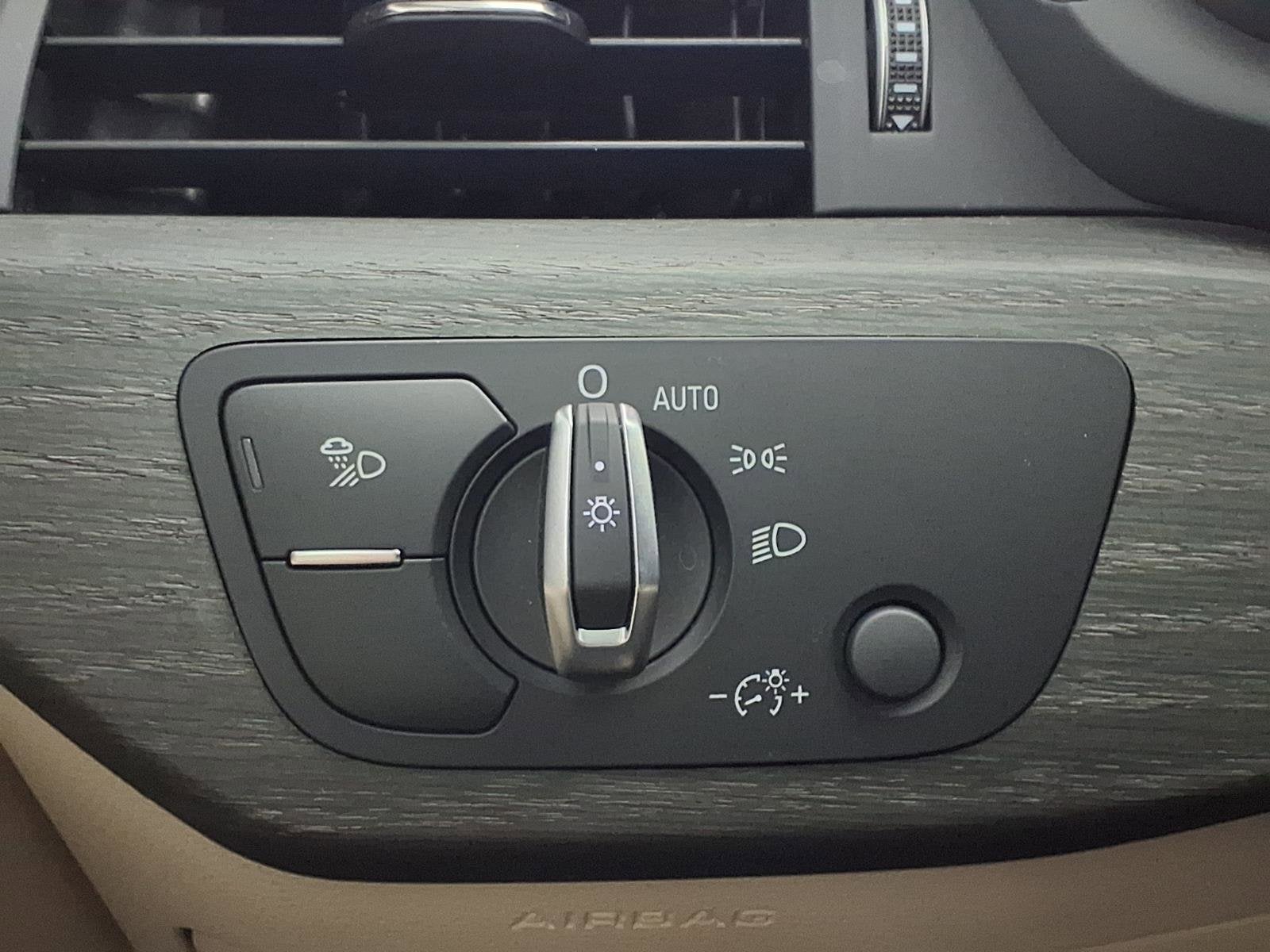 2023 Audi A4 Sedan S line Premium