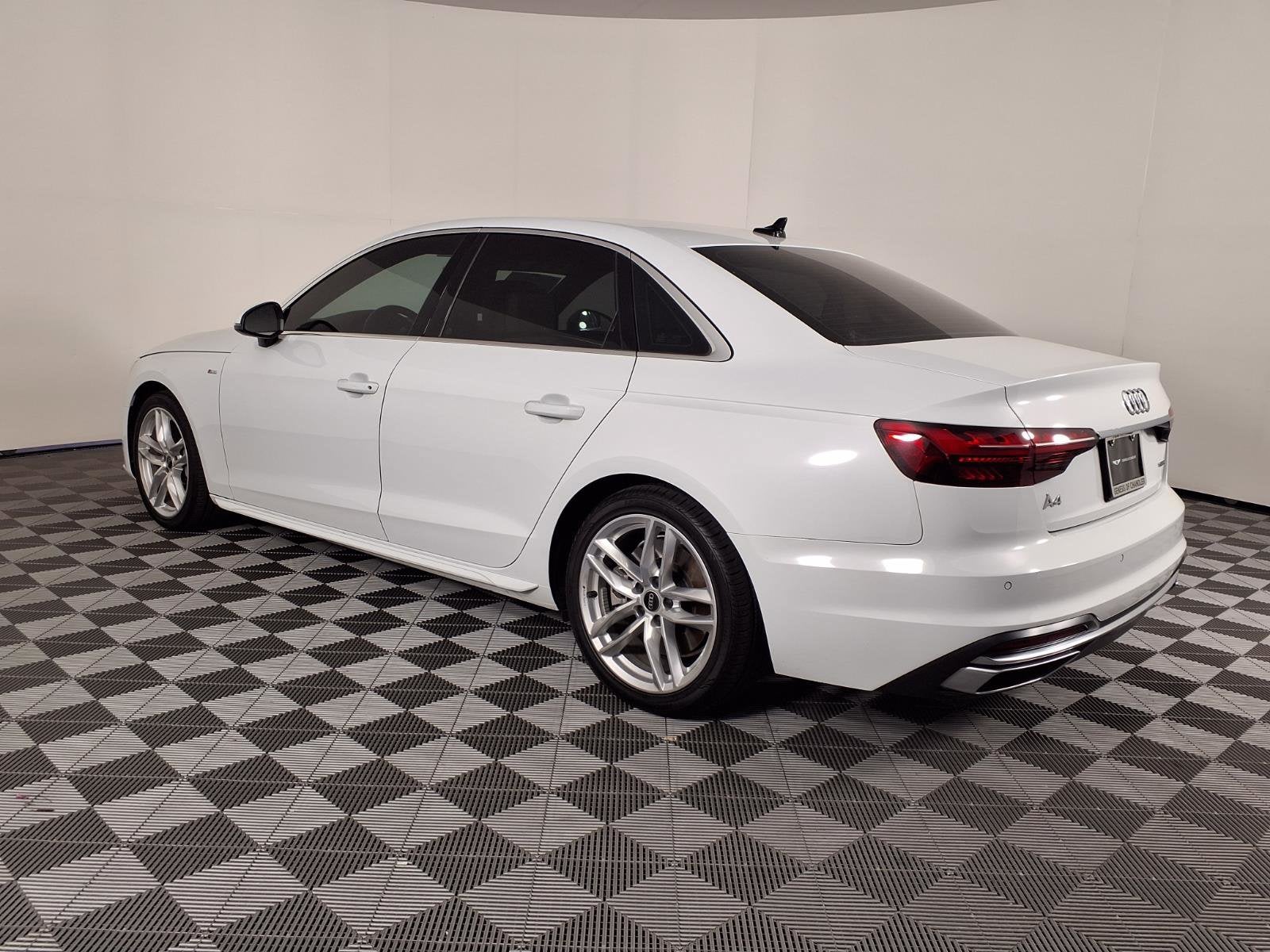 2023 Audi A4 Sedan S line Premium