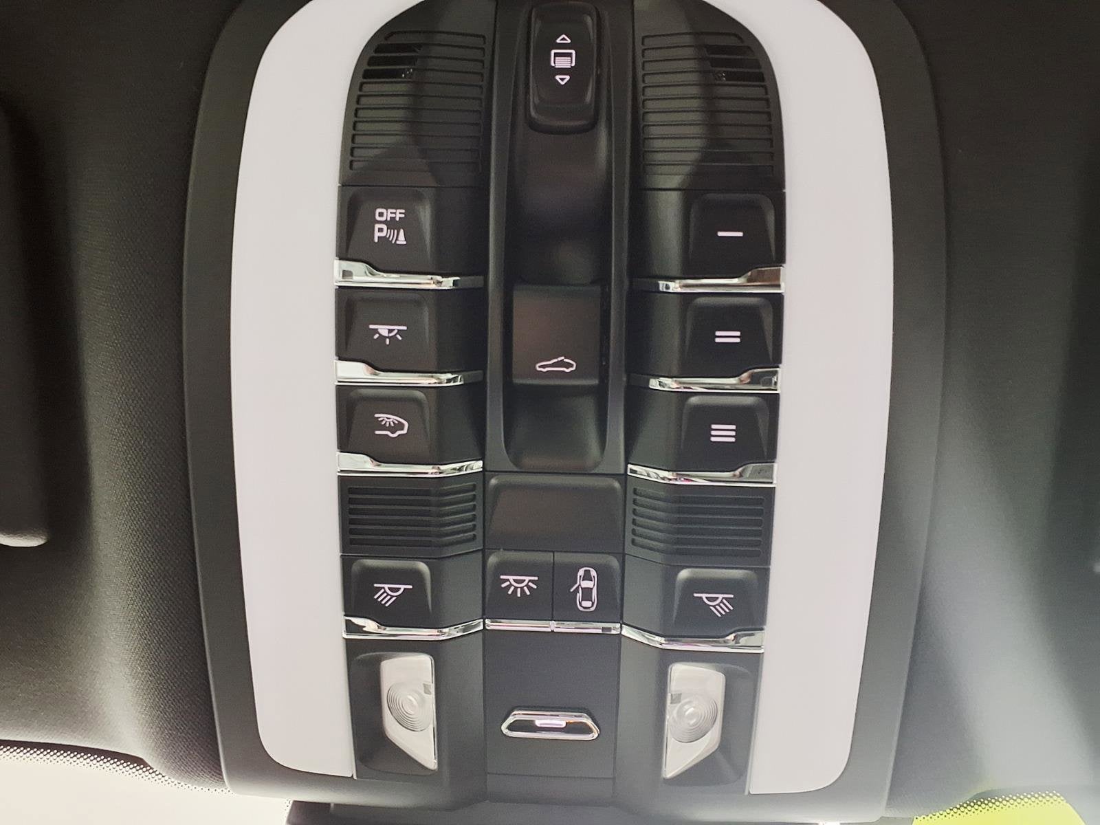 2024 Porsche Macan AWD