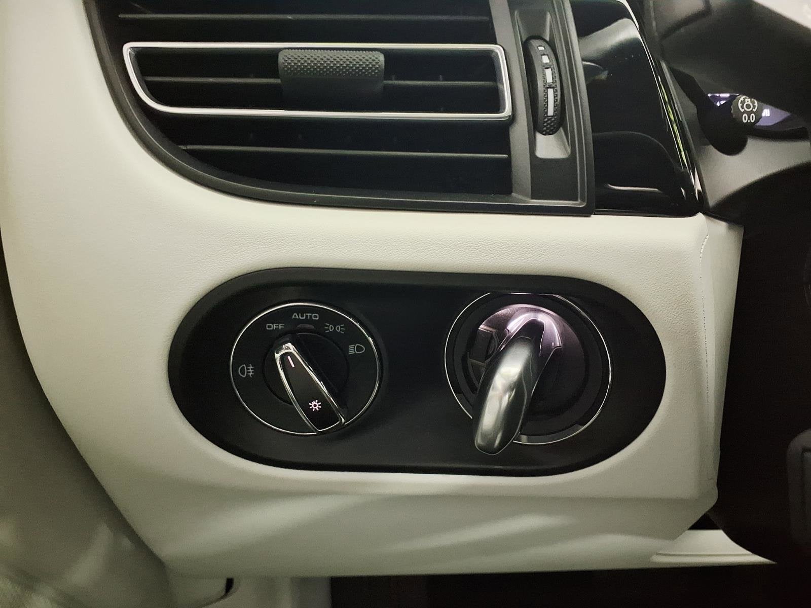 2024 Porsche Macan AWD