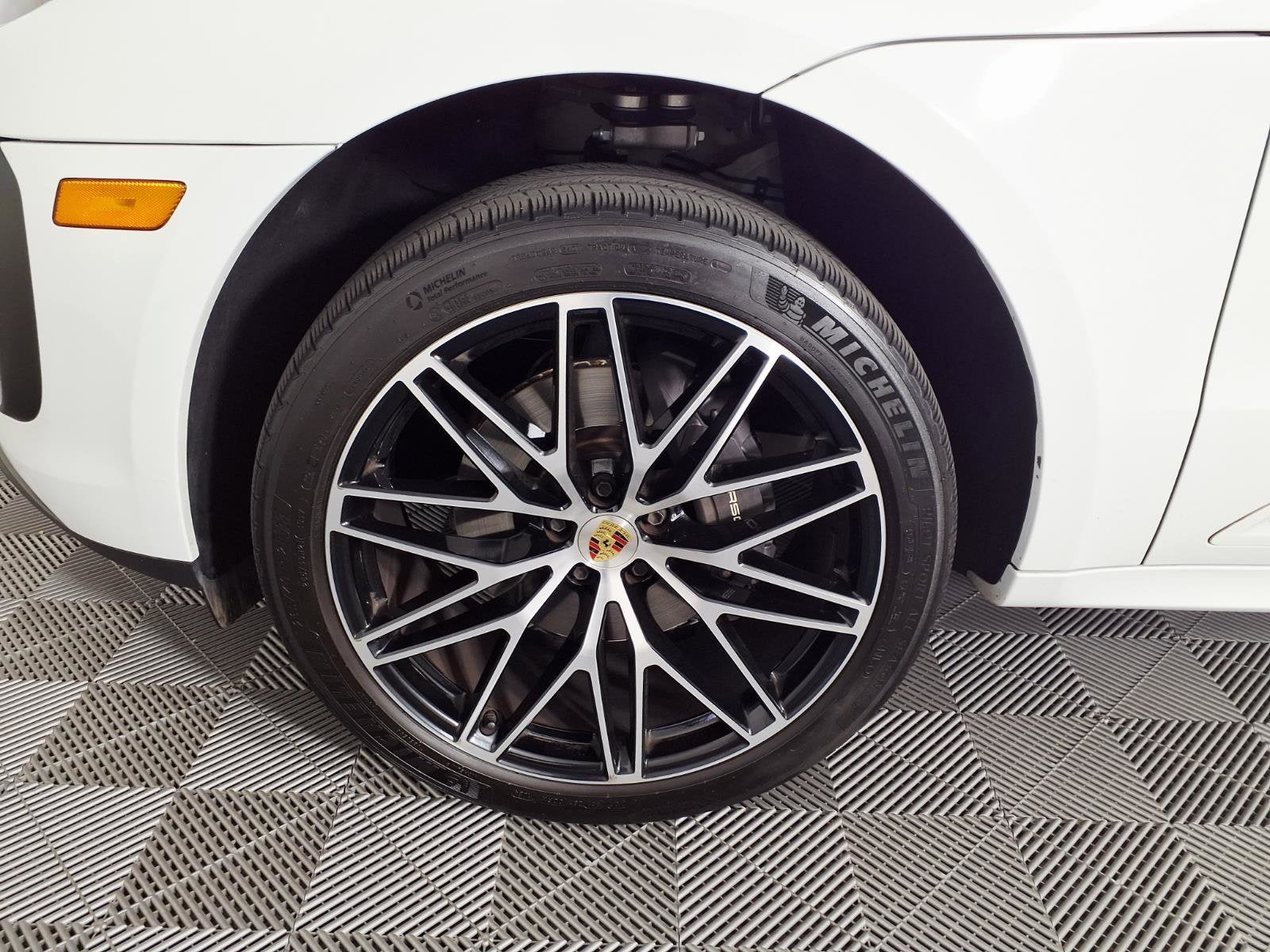 2024 Porsche Macan AWD