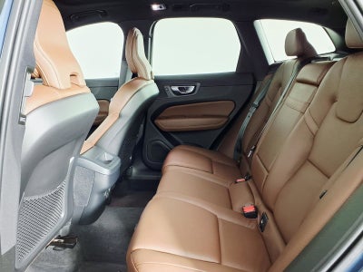 2021 Volvo XC60 Momentum