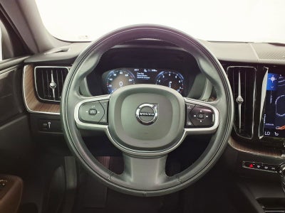 2021 Volvo XC60 Momentum