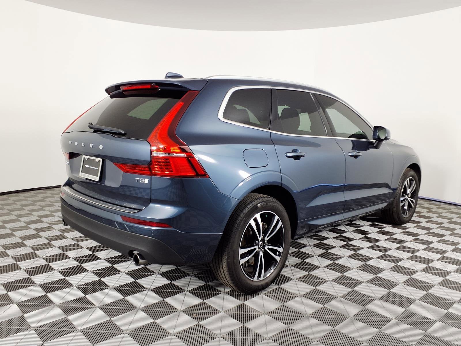 2021 Volvo XC60 Momentum