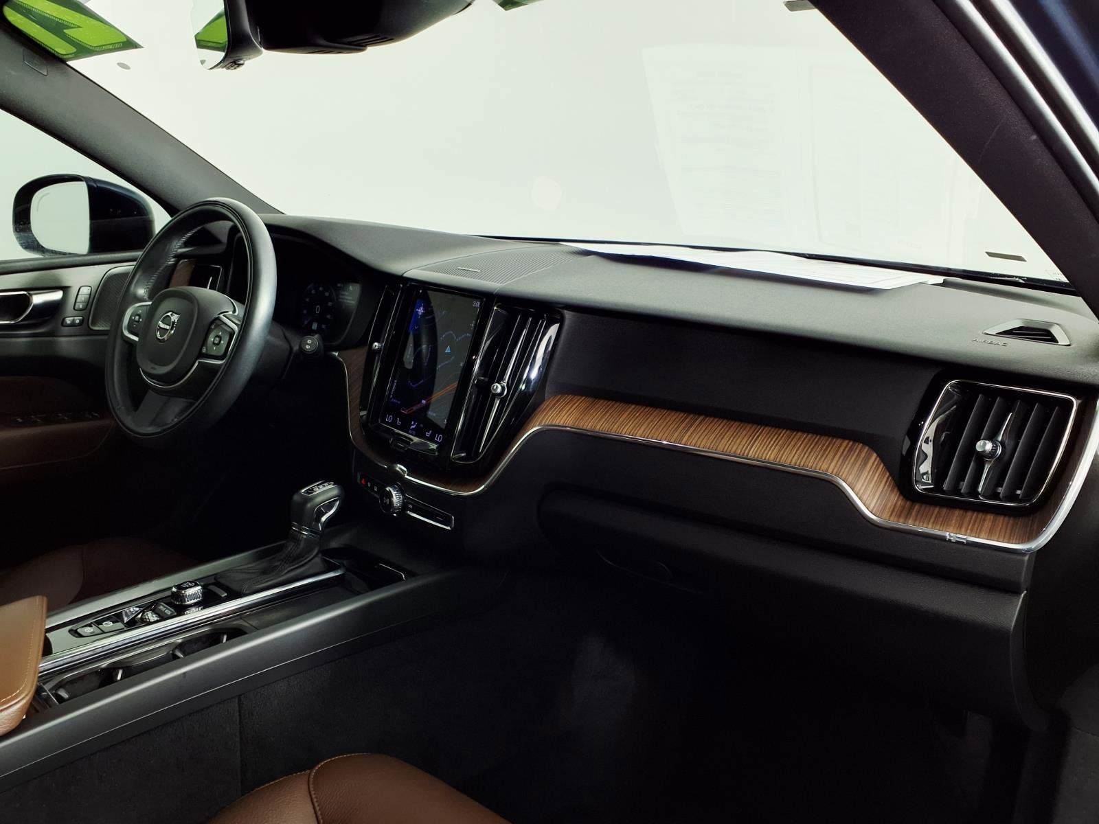 2021 Volvo XC60 Momentum